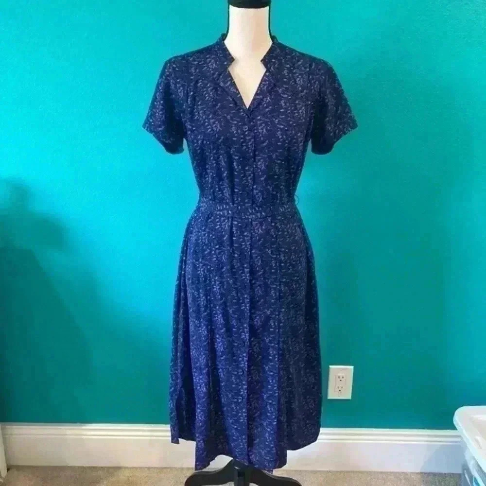 Long purple Dana buchman dress in size large